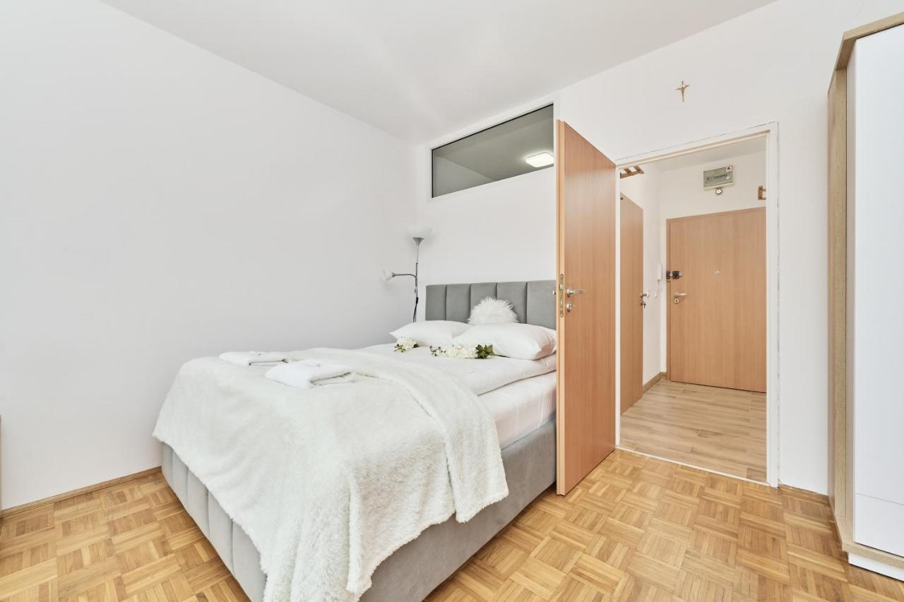 Apartments Wroclaw Legnicka By Noclegi Renters Dış mekan fotoğraf